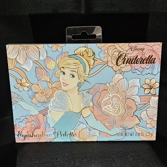 Disney Princess Cinderella Makeup Eyeshadow Palette - Picture 1 of 3